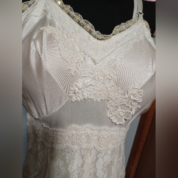 An Elegant Vintage Lace Trimmed Handmade Slip Wedding Dress - Picture 3 of 16